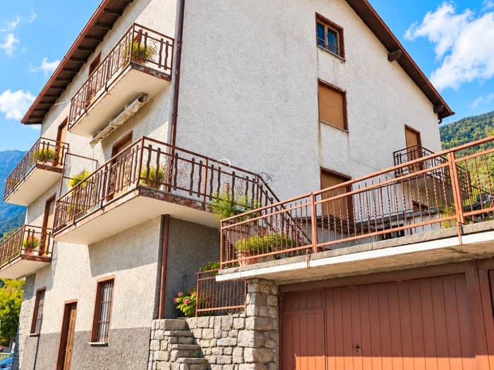 Casa con 6 locali in vendita in Frazione Civo Centro, Centro, Civo