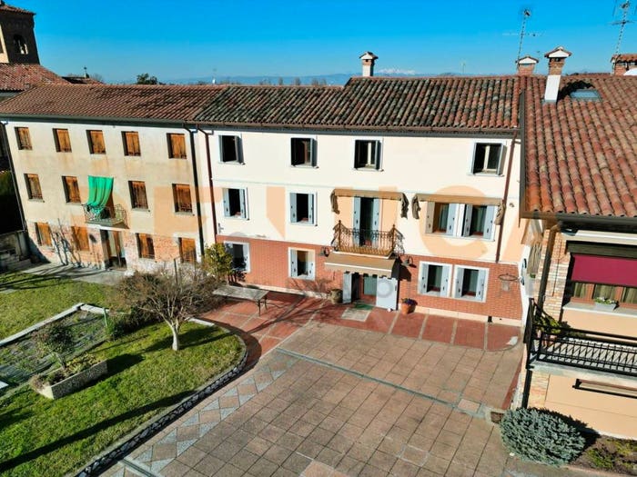 Casa con 6 locali in vendita in Via Conti Cuccagna Valvason, Fratta, Fossalta di Portogruaro