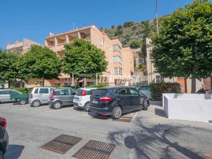 Appartamento trilocale in vendita in Via Roma, Guidomandri Marina, Scaletta Zanclea