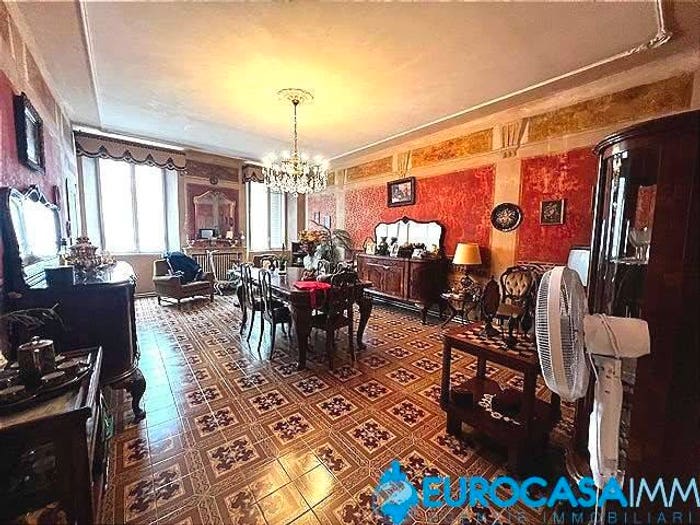 Appartamento con 6 locali in vendita in Corso Alberto Pio, Centro Storico, Carpi