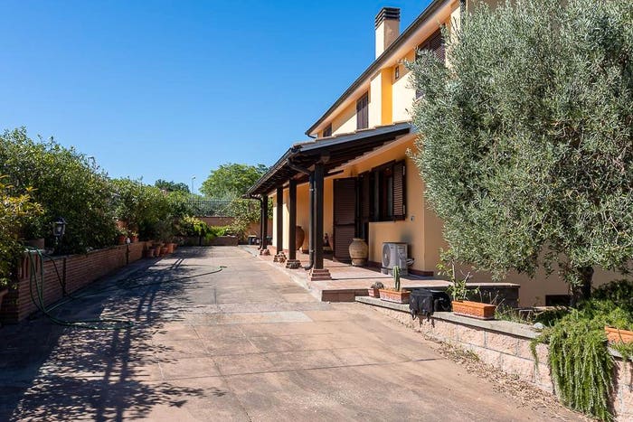 Casa con 6 locali in vendita in Via Romana, Magliano Romano