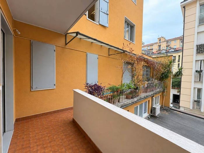 Appartamento con 5 locali in vendita in Via Francesco Reina, Argonne Corsica, Milano