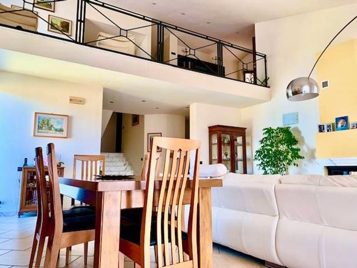 Casa con 6 locali in vendita in Casano Dogana Isola, Luni