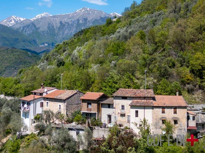 Casa quadrilocale in vendita in Località Case Sparse Rapelle, Rapelle, Antrodoco