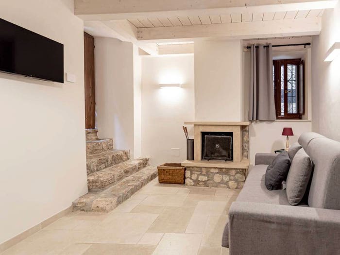 Casa con 5 locali in vendita in Via dell'Unione, Centro, Vico nel Lazio