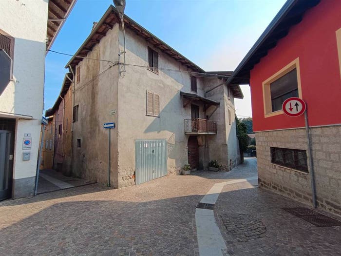 Casa quadrilocale in vendita in Centro, Paruzzaro