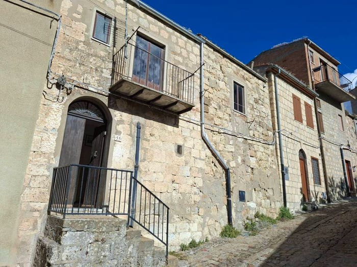 Appartamento quadrilocale in vendita in Via Vittorio Veneto, Petralia Sottana