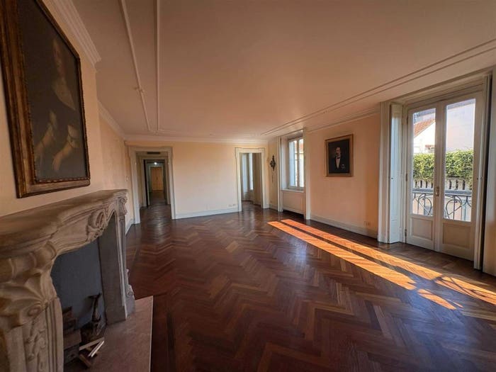 Appartamento con 6 locali in vendita in Via Fratelli Ruffini, Vincenzo Monti, Milano