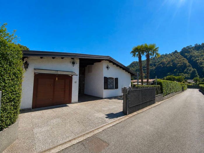 Casa con 5 locali in vendita in Via delle Azalee, Centro, Lavena Ponte Tresa