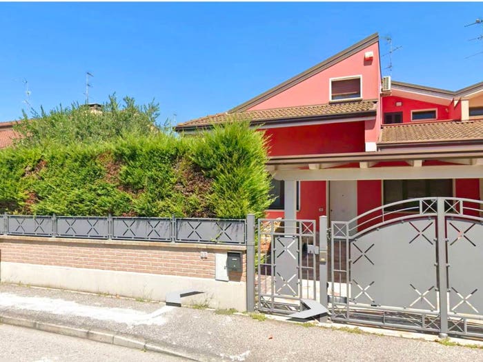 Casa con 6 locali in vendita in Via della Costituzione, Centro, Lagosanto