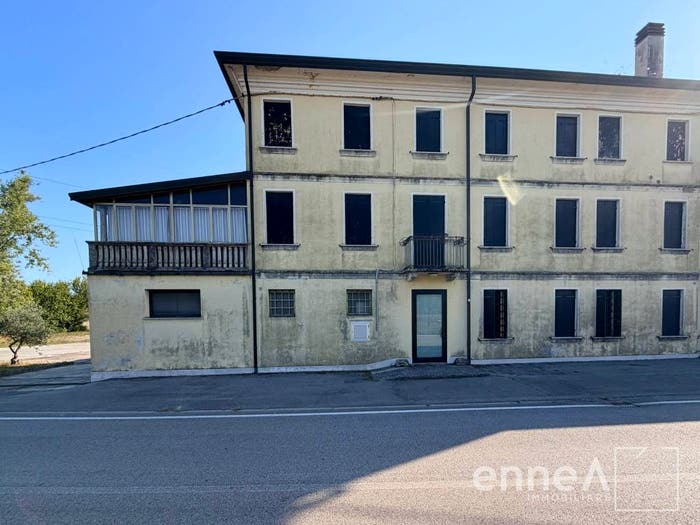 Appartamento con 5 locali in vendita in Via Alessandro Manzoni, San Biagio di Callalta