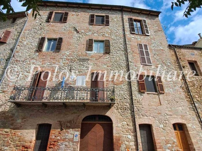 Appartamento con 5 locali in vendita in Via Roma, Montefortino