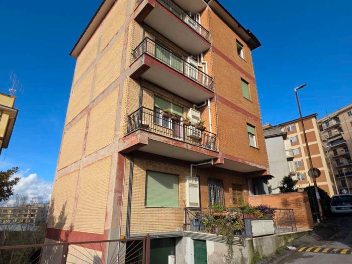 Appartamento trilocale in vendita in via Lecce, America Latina, Frosinone