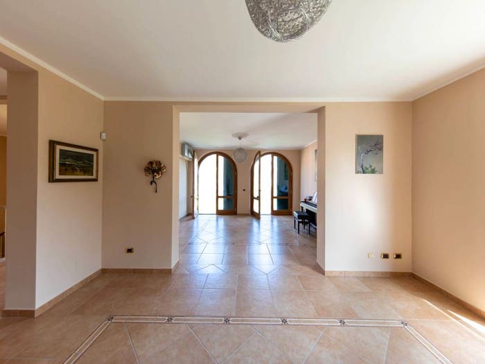 Casa con 6 locali in vendita in Via dei Colli per Uzzano, Centro, Pescia