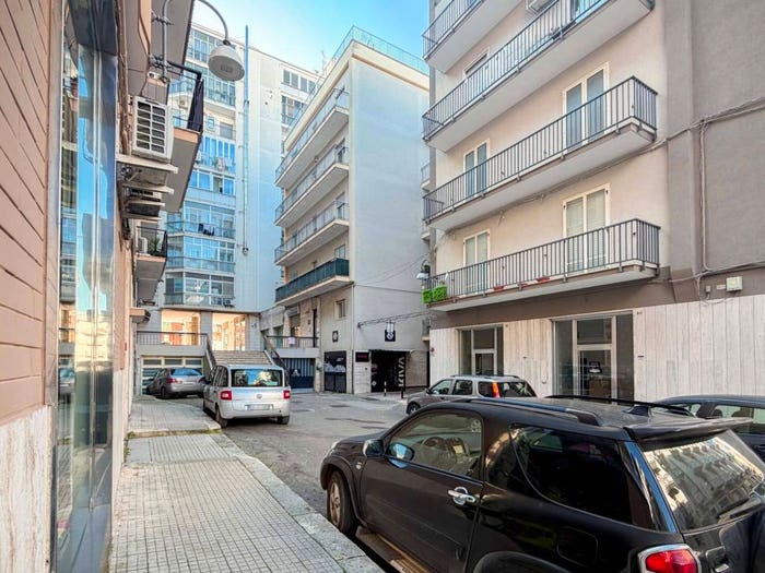 Appartamento quadrilocale in vendita in Via Derna, Putignano
