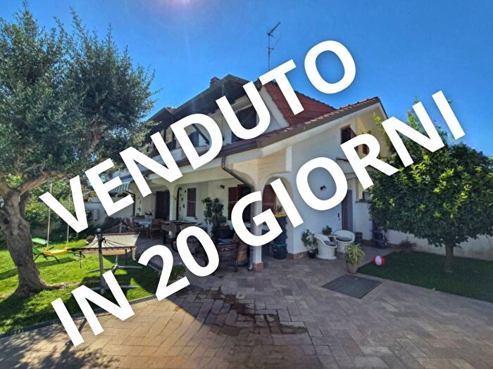 Casa trilocale in vendita in Via Mar Baltico, Torvaianica Alta, Pomezia