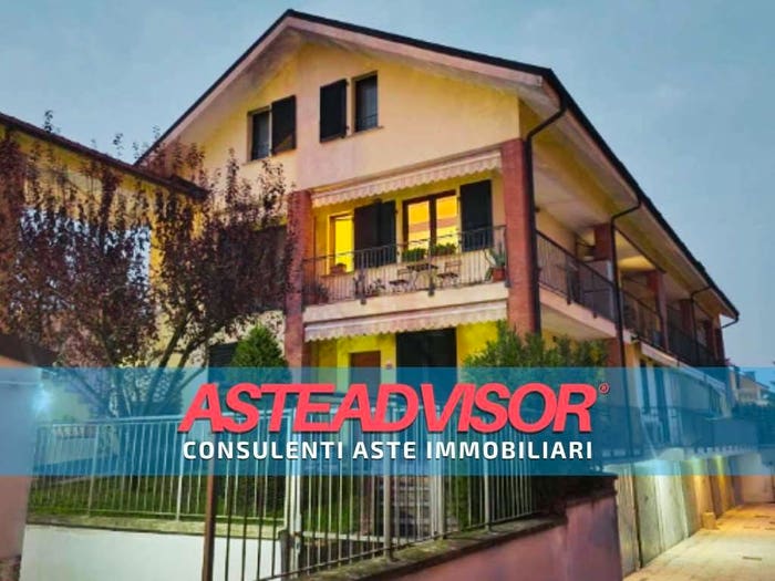 Appartamento trilocale in vendita in Via Milano, Centro, Landriano