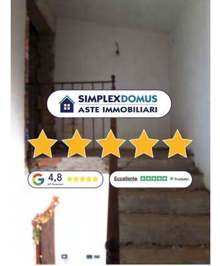 Appartamento con 6 locali in vendita in Contrada Castello, Luzzi