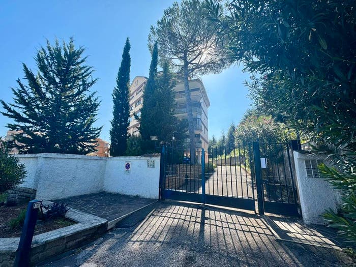 Appartamento con 5 locali in vendita in Via Nomentana, San Basilio, Roma