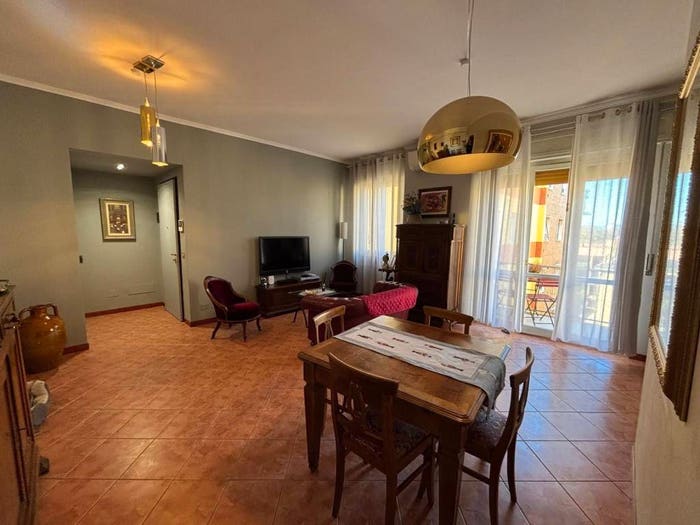 Appartamento trilocale in vendita in Via Goito, Centro Storico, Parma