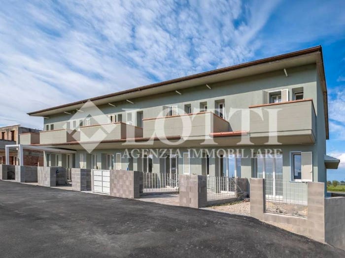Casa con 5 locali in vendita in Via Flli Cervi, Castelfranco di Sotto