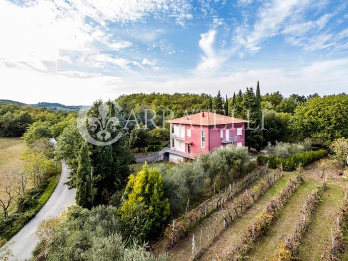 Casa con 6 locali in vendita in Montepulciano