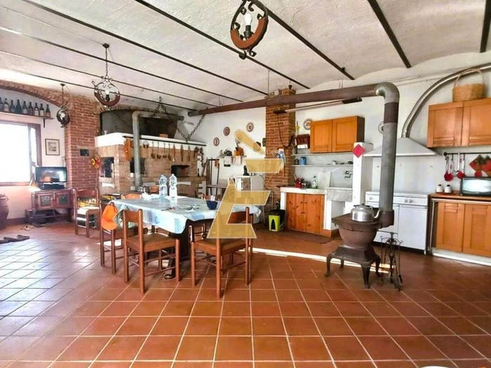 Casa con 6 locali in vendita in Borgata Ansaldi, Clavesana