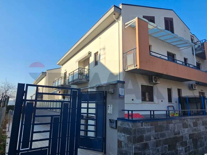 Casa con 6 locali in vendita in Pietrelcina