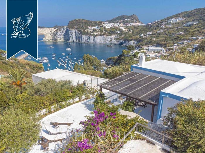 Casa con 6 locali in vendita in Le Forna, Ponza
