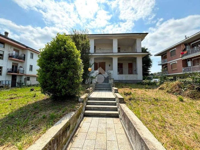 Casa con 6 locali in vendita in Via SM D Mazzarello, Nizza Monferrato