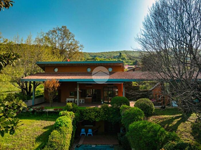 Casa con 6 locali in vendita in Via antonio gramsci, Centro, Cellatica
