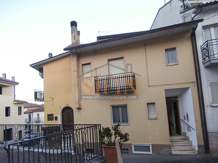 Appartamento trilocale in vendita in Via Aniello Coppola, San Sossio Baronia