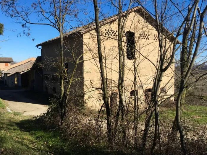 Casa con 6 locali in vendita in Via Monsignor Leone Tondelli, Albinea