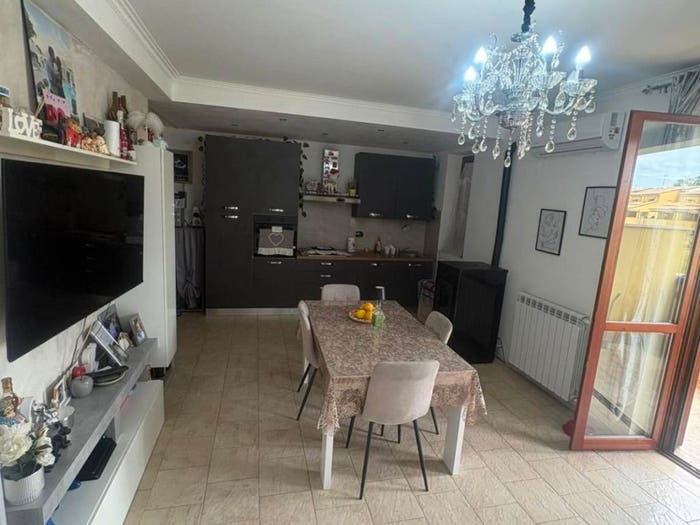 Appartamento trilocale in vendita in Via dei Lecci, Centro, Cisterna di Latina