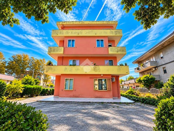 Appartamento quadrilocale in vendita in Viale A Moro, Sambuceto, San Giovanni Teatino