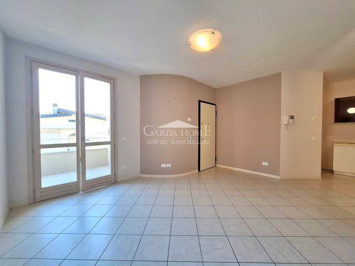 Appartamento trilocale in vendita in Via San Benedetto, Desenzanino, Desenzano del Garda