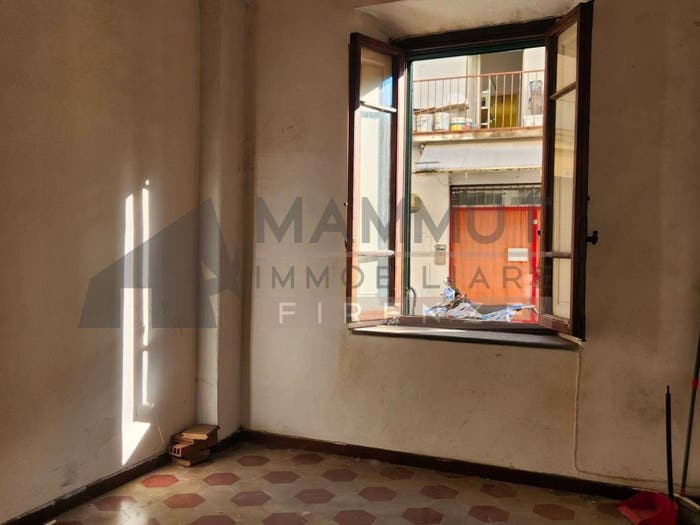 Appartamento quadrilocale in vendita in Via Leon Battista Alberti, Centro, Lastra a Signa
