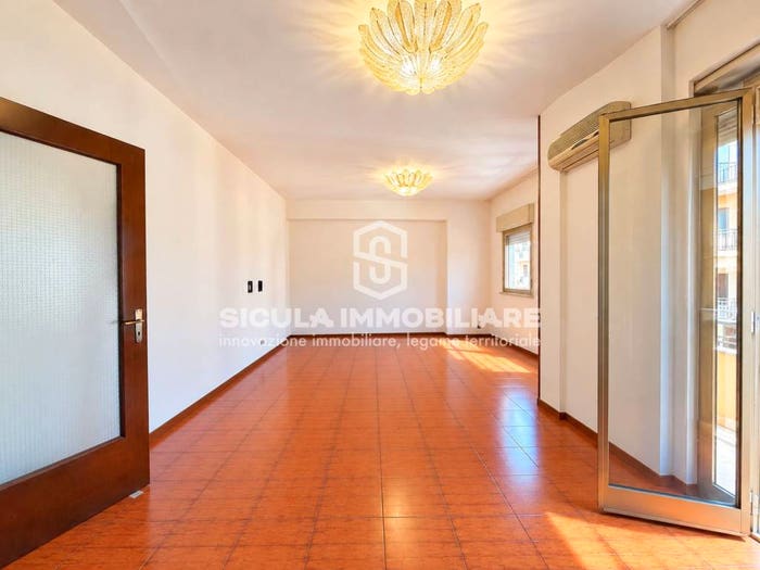 Appartamento quadrilocale in affitto in Via Alfonso Borrelli, Politeama Ruggiero Settimo, Palermo