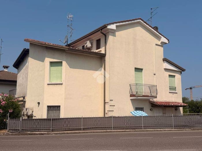 Appartamento trilocale in vendita in Via Mantova, Centro, Peschiera del Garda