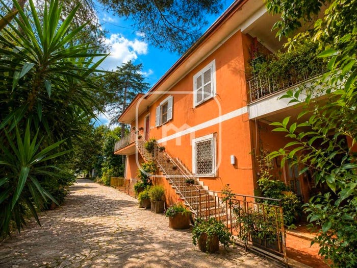 Casa con 6 locali in vendita in Via Villetta Barrea, Castelverde, Roma
