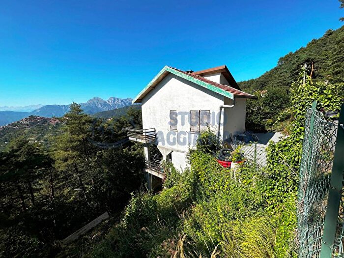 Casa trilocale in vendita in via taggiasco, Bajardo