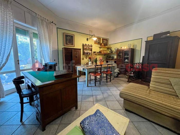 Appartamento con 5 locali in vendita in Viale Nazario Sauro, Stadio, Livorno