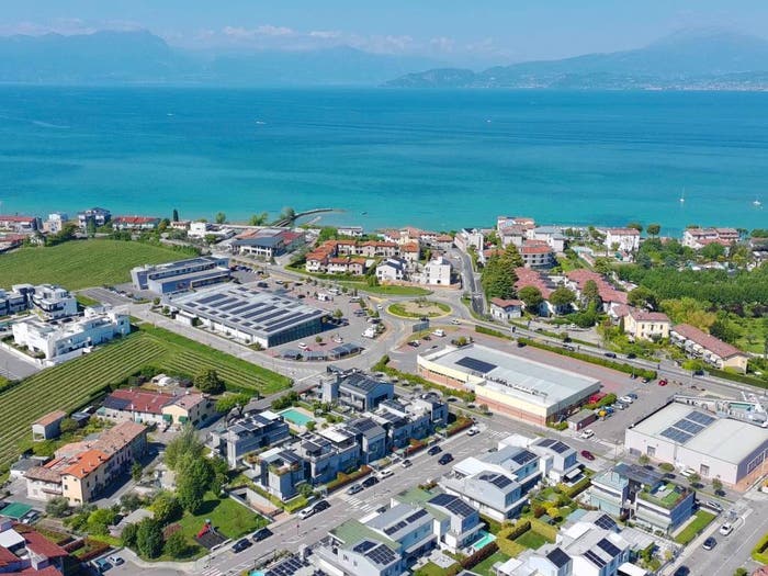 Appartamento quadrilocale in vendita in Via Pastore, Centro, Peschiera del Garda