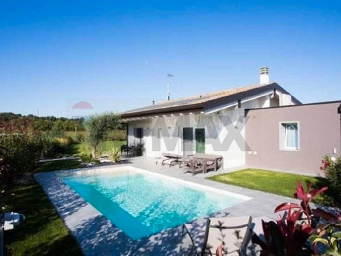 Appartamento quadrilocale in vendita in Entroterra, Desenzano del Garda