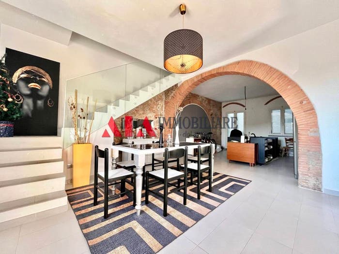 Casa con 6 locali in vendita in Via delle Croci, Bientina