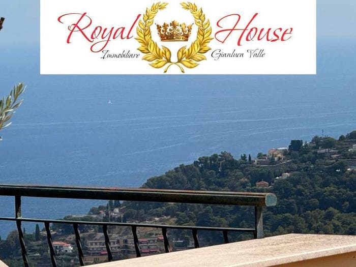 Casa trilocale in vendita in Via Leon Pancaldo, Moglio, Alassio