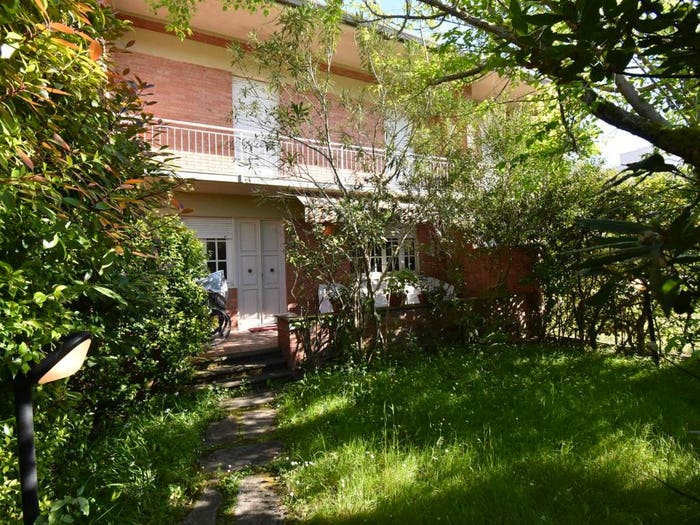 Casa quadrilocale in vendita in Via Padre Ignazio da Carrara, Vittoria Apuana, Forte dei Marmi