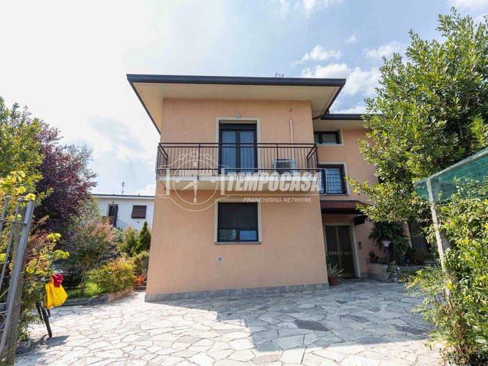 Appartamento trilocale in vendita in Via California, Tabiago Cibrone, Nibionno