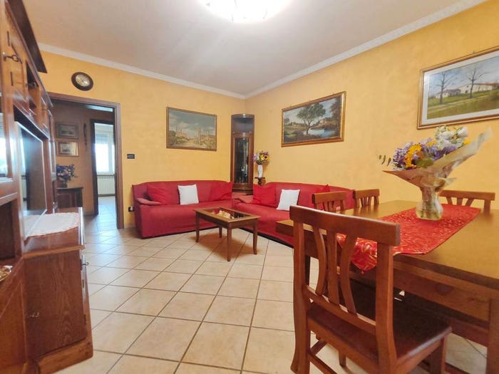 Appartamento con 5 locali in vendita in Via Giuseppe Borselli, Cento Paese, Cento