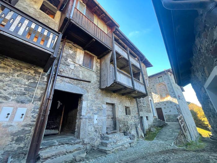 Casa trilocale in vendita in Via Alfaedo, Forcola